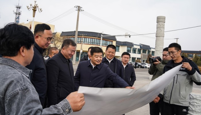 肅州區(qū)委副書記、區(qū)長宋濟(jì)民調(diào)研生態(tài)公司酒泉火車站站房改造提升項(xiàng)目復(fù)工復(fù)產(chǎn)情況